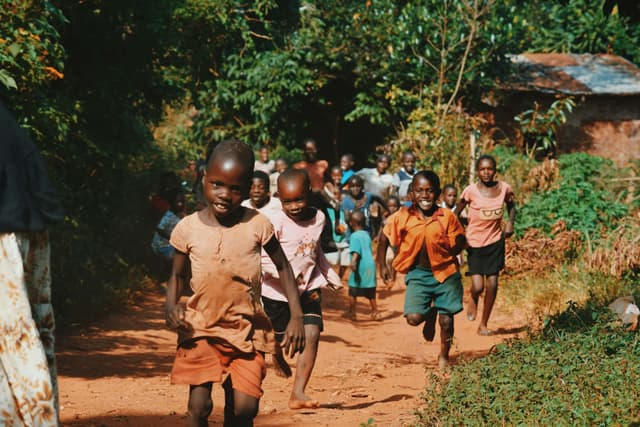 kids running